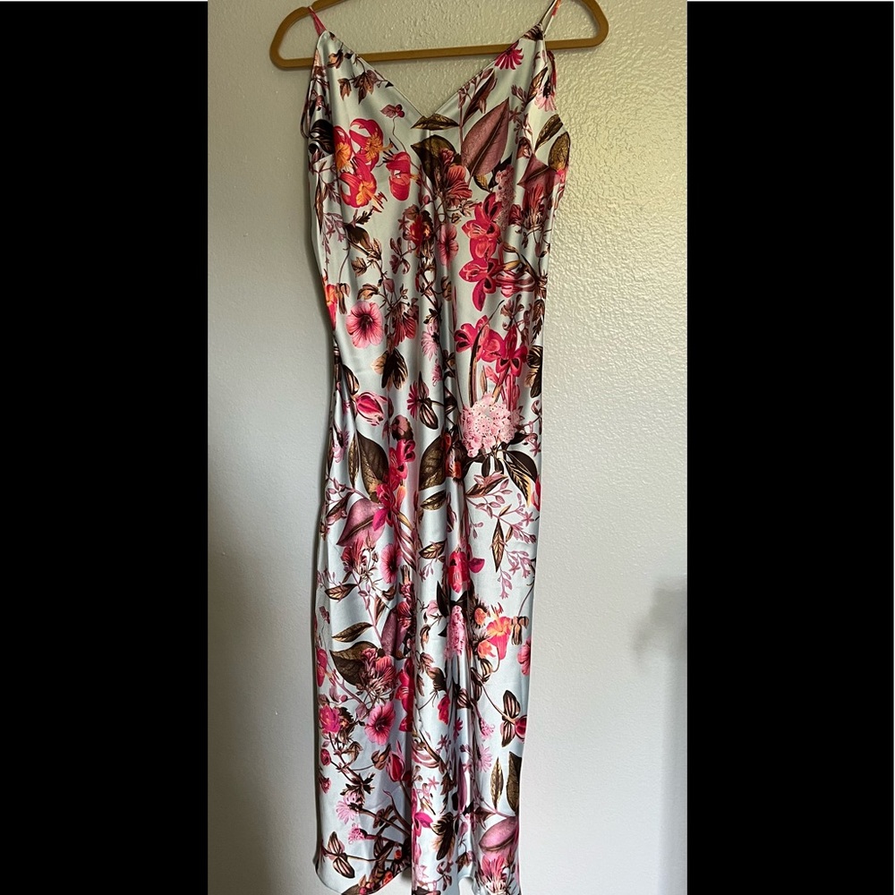 Victoria Secret night gown 🌹